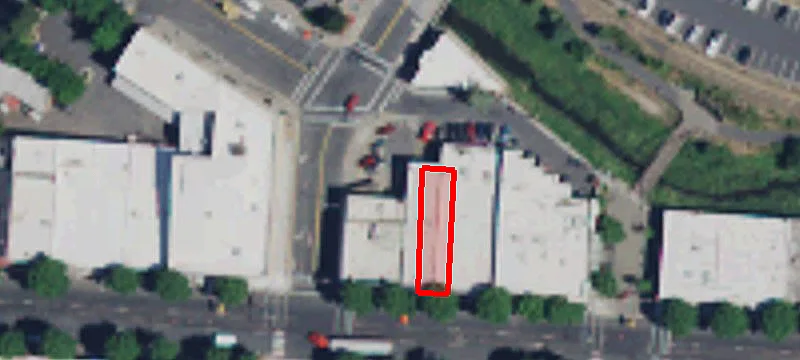 300 Main St