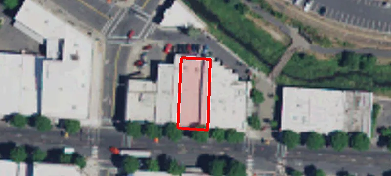 320 Main St