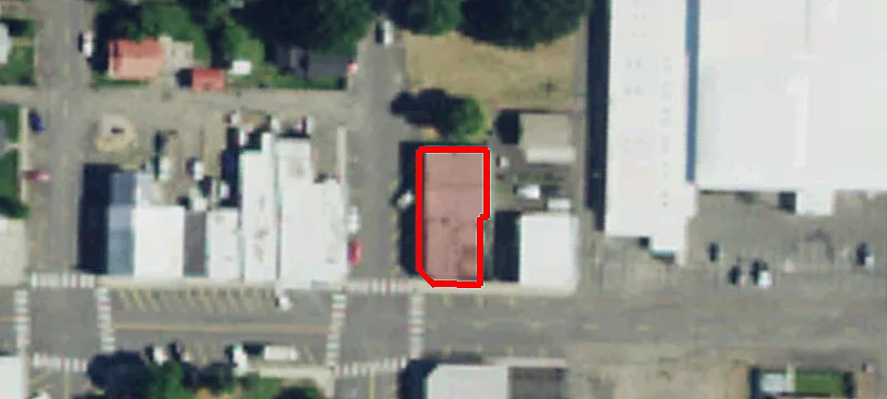 700 Maple St