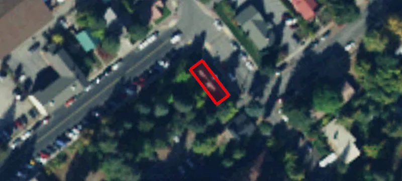 1033 Commercial St