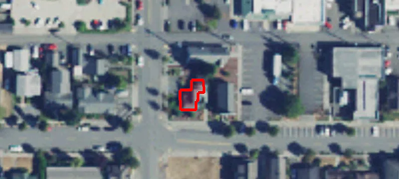 136 2nd Ave