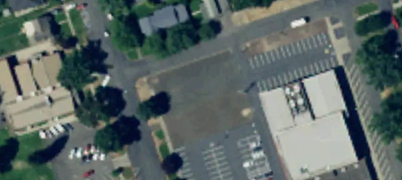 4th E F St