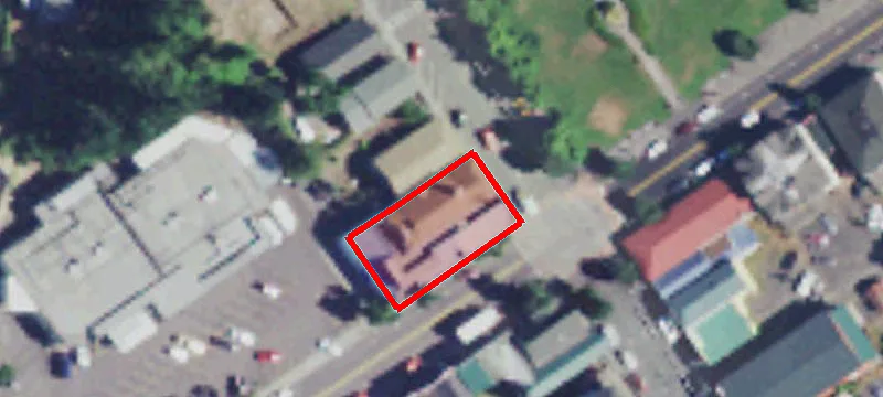 47 Russell Ave