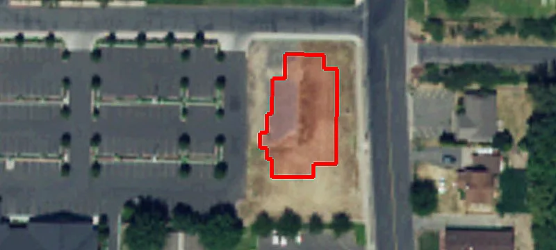 2400 Racquet Ln