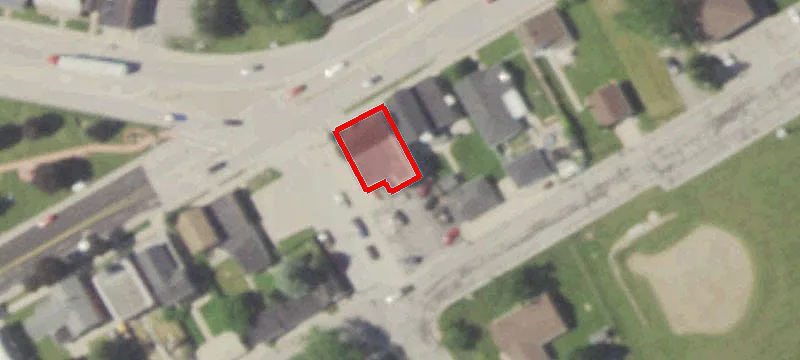 301-305 Grn Bay Ave