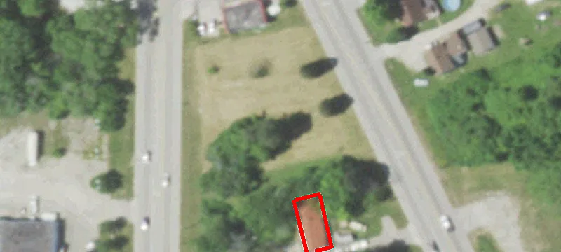 7050 Douglas Ave
