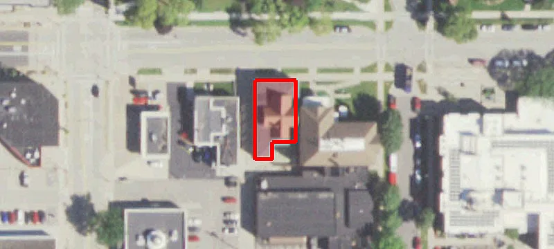 718 Main St
