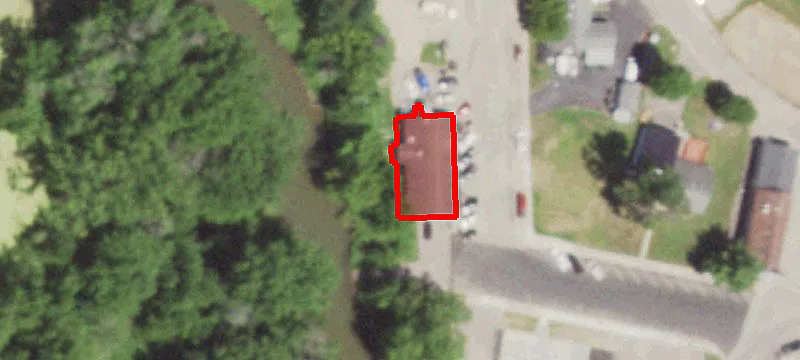 100 Commercial St