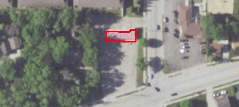 2124 Main St
