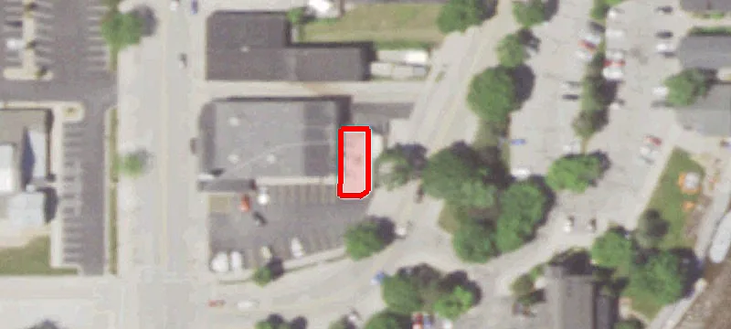 828 Riverfront Dr