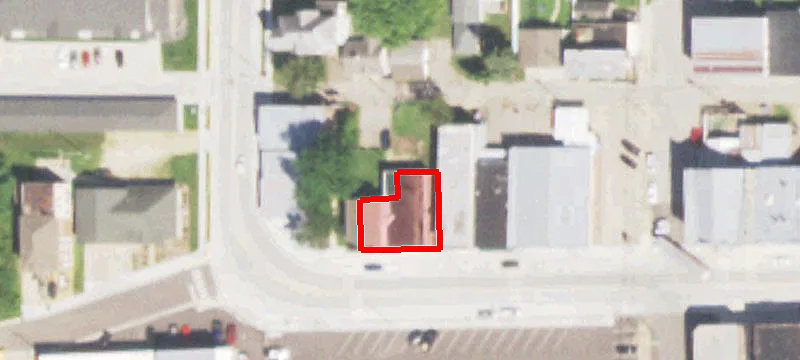 1628 Commercial St