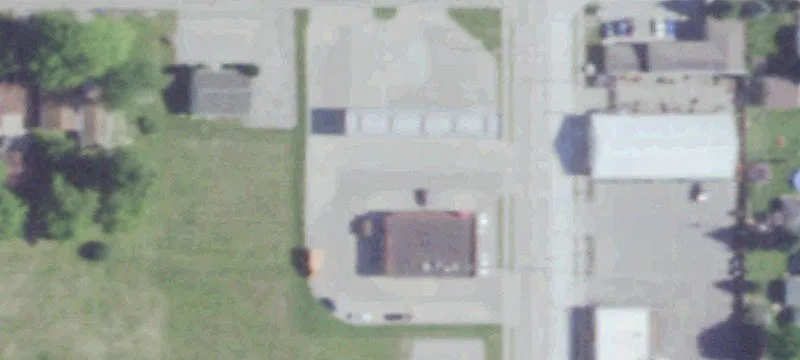 1305 Commercial St