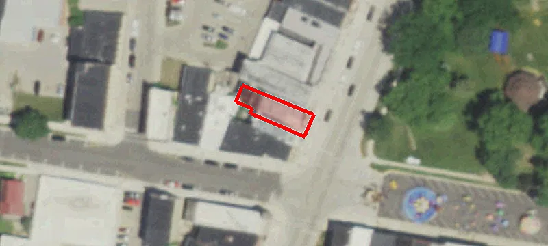 107 12th N Main St