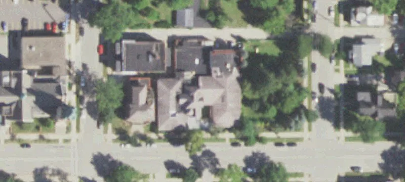 907 Main St