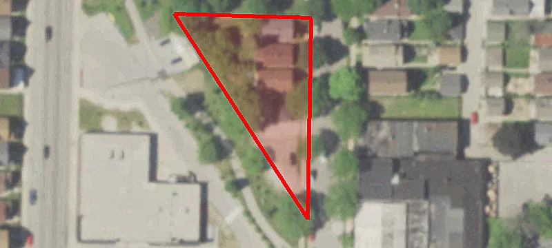 3341 3345th N Booth St