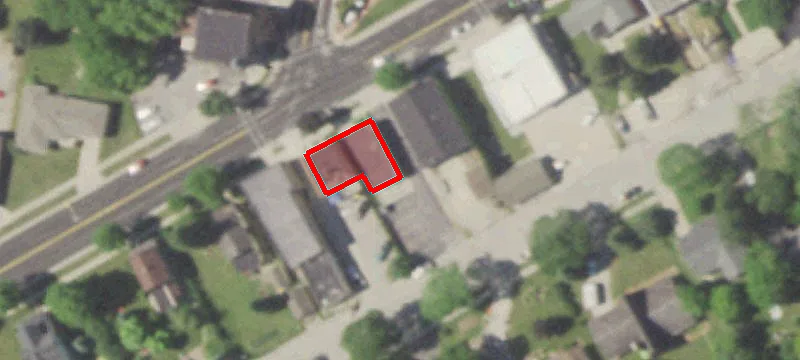 221 Grn Bay Ave