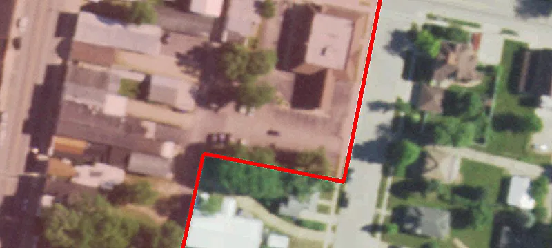 121 2nd St