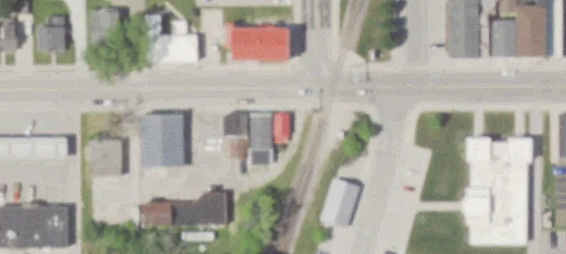 1009 Ctr Ave