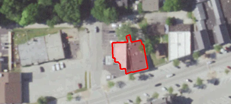 302 Main St