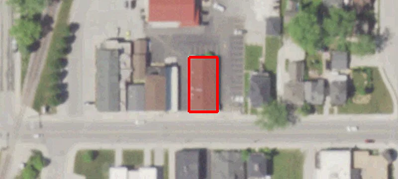 930 Ctr Ave