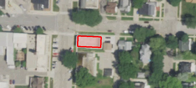 202-202 Ctr Ave