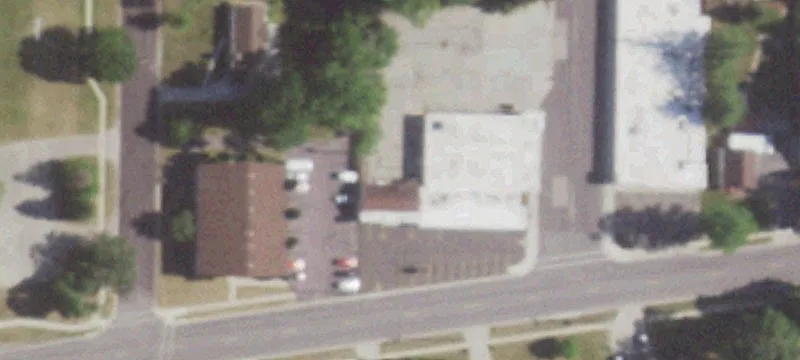 3082 Main St