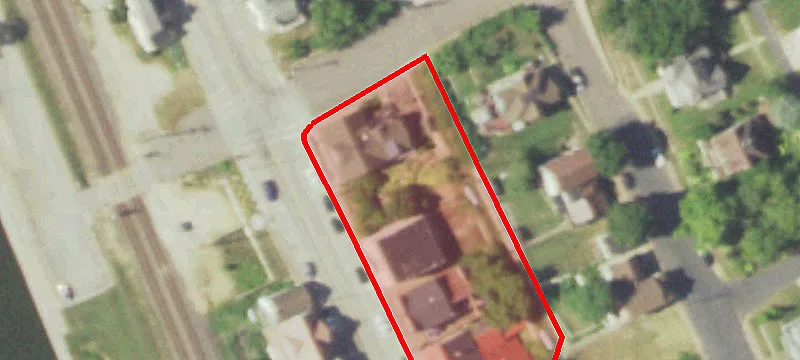 215 Main St
