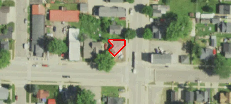 900 Main St