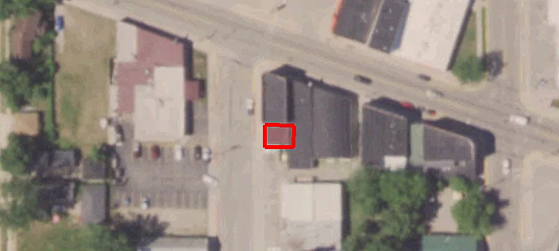 900 Main St