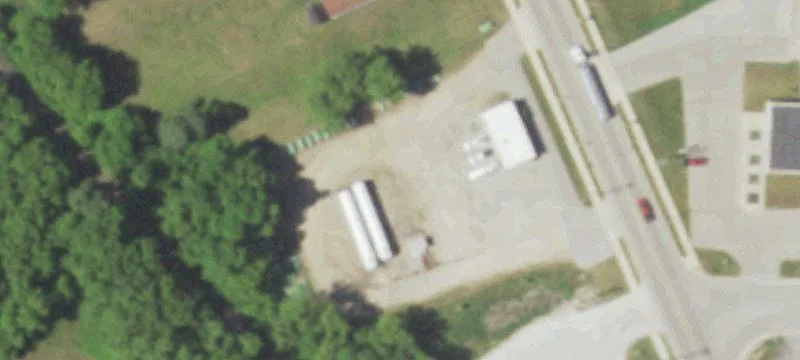 913 Main St