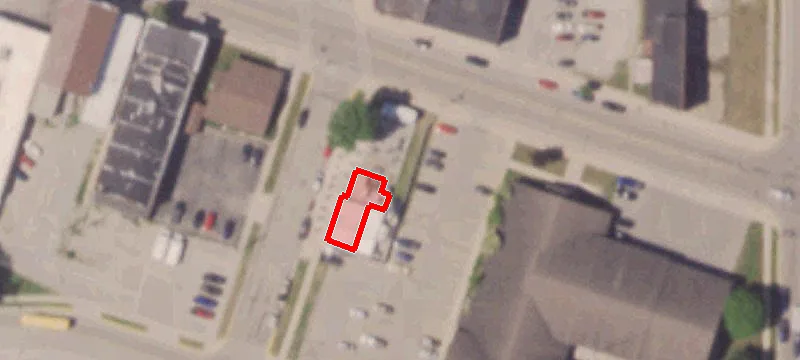 1204 Main St