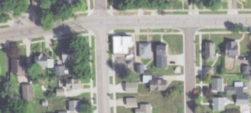 1047 Vine St