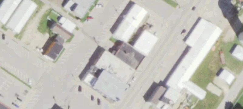 911 Frnt St