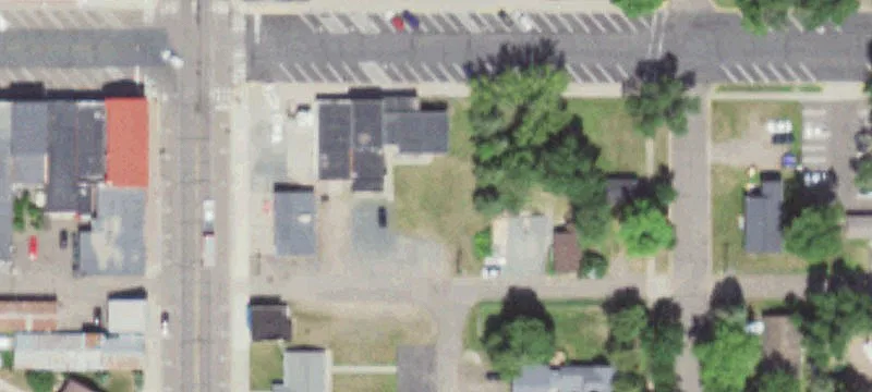 110 Oak E St