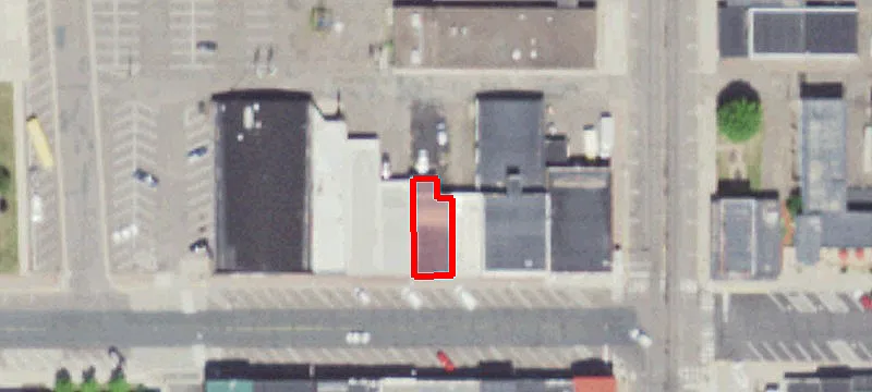112 Oak W St