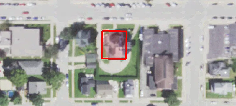 211 Oak St