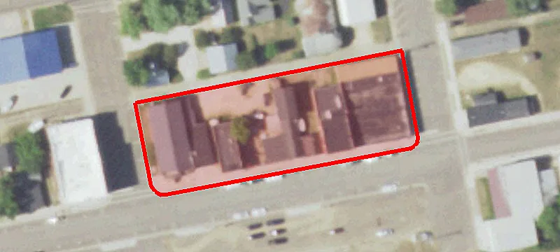 913 Main St