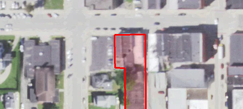 121 Oak St