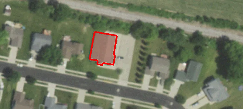 202 Lakewood Ter