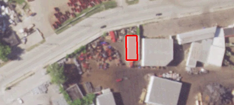 1325 Main St