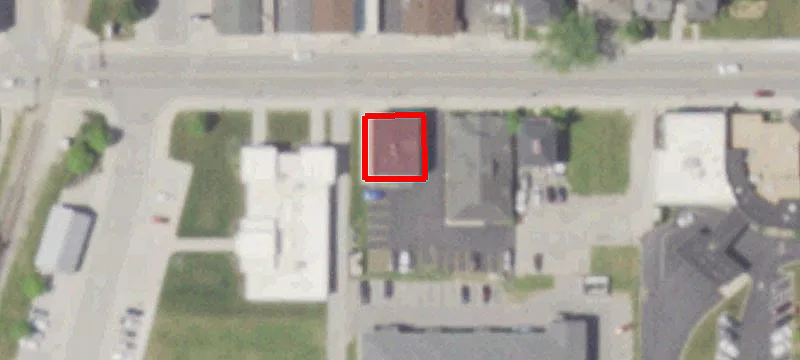 933 Ctr Ave