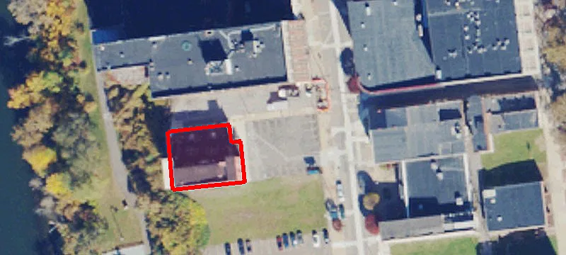 1033 Main St