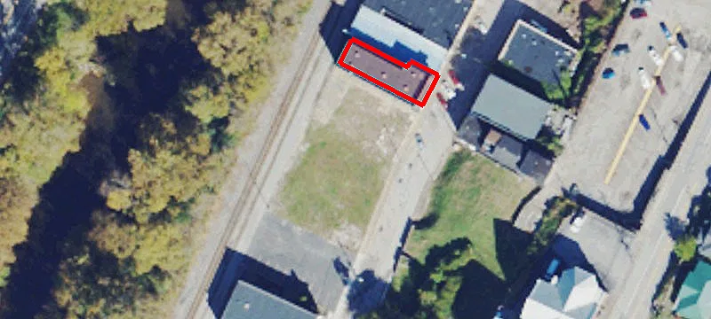 389 Main St