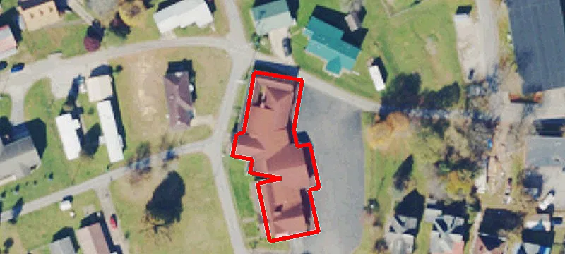 102 Freeman Ave