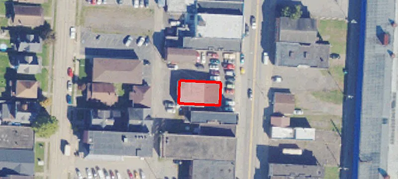 3135 Main St