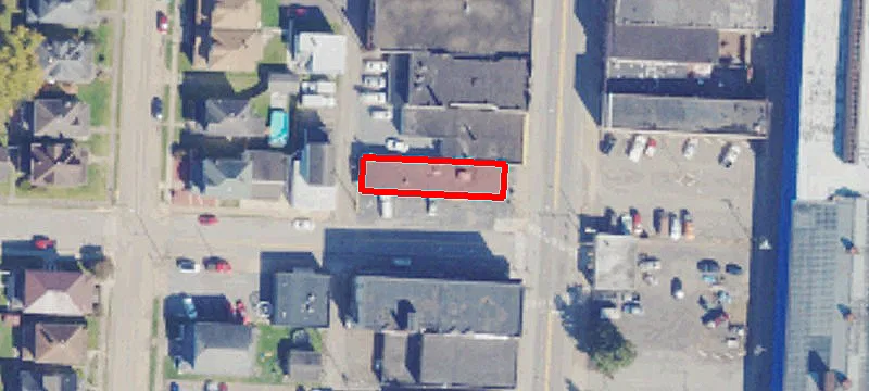 3075 Main St