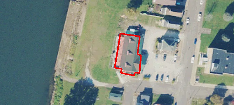 502 Main St