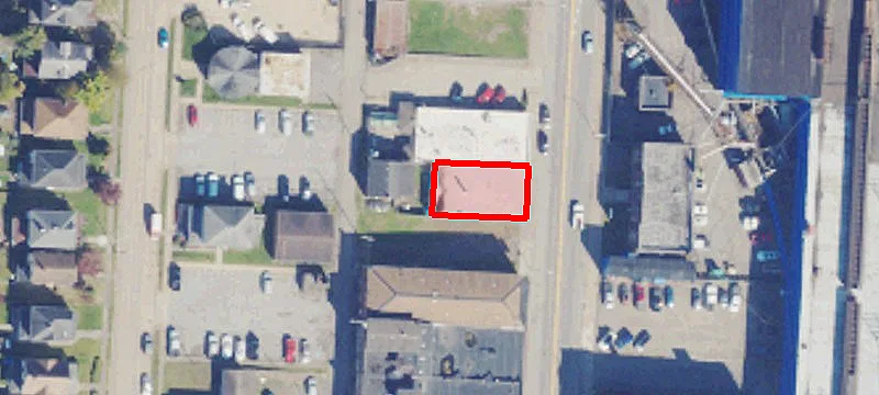 3033 Main St