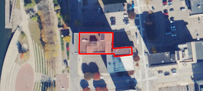 1143 Main St