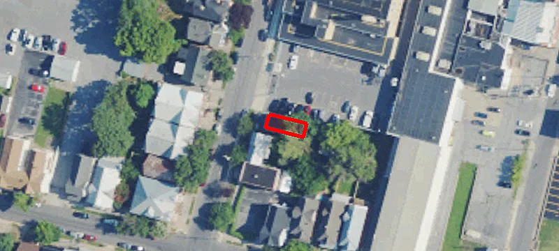 218 Maple Ave